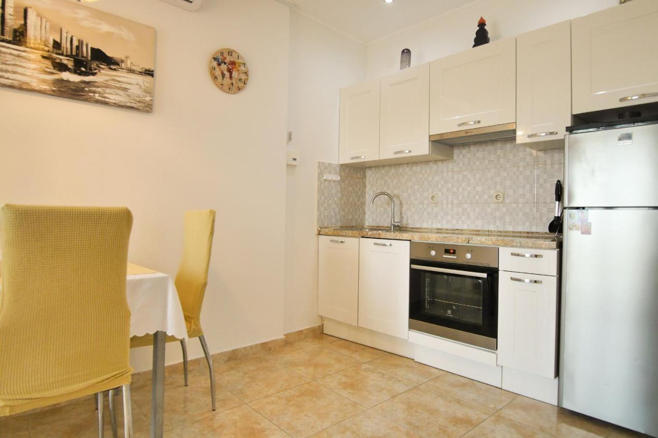 Apartments Babaja Omis Exterior photo