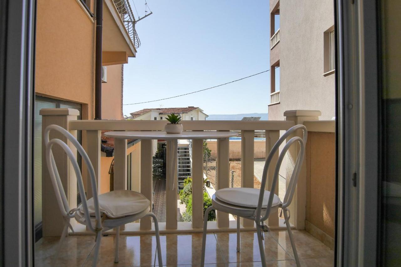 Apartments Babaja Omis Exterior photo