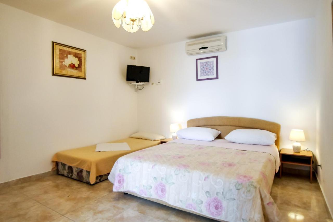 Apartments Babaja Omis Exterior photo