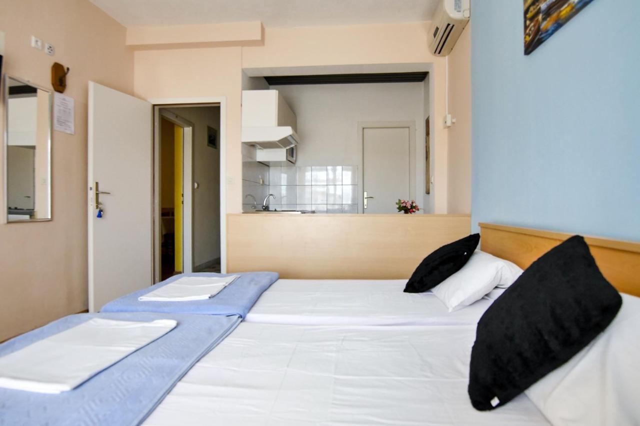 Apartments Babaja Omis Exterior photo