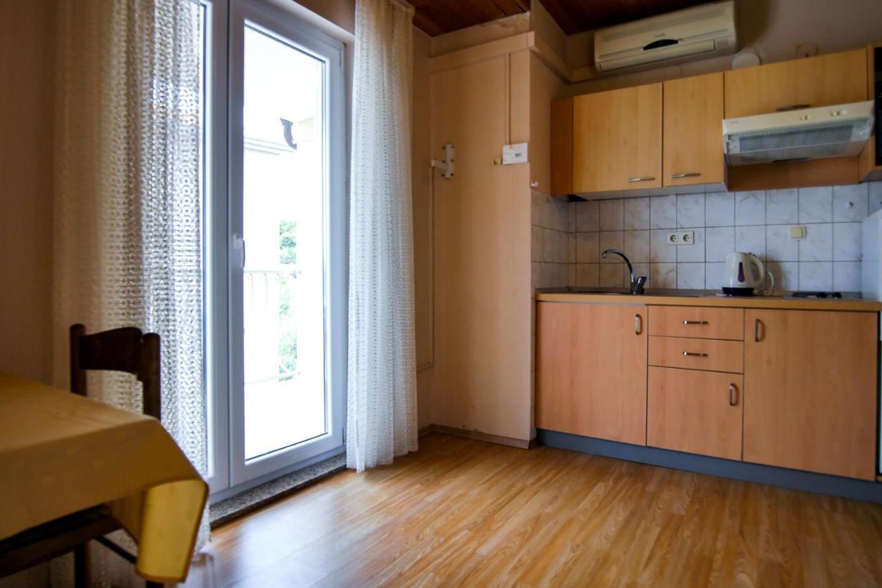 Apartments Babaja Omis Exterior photo