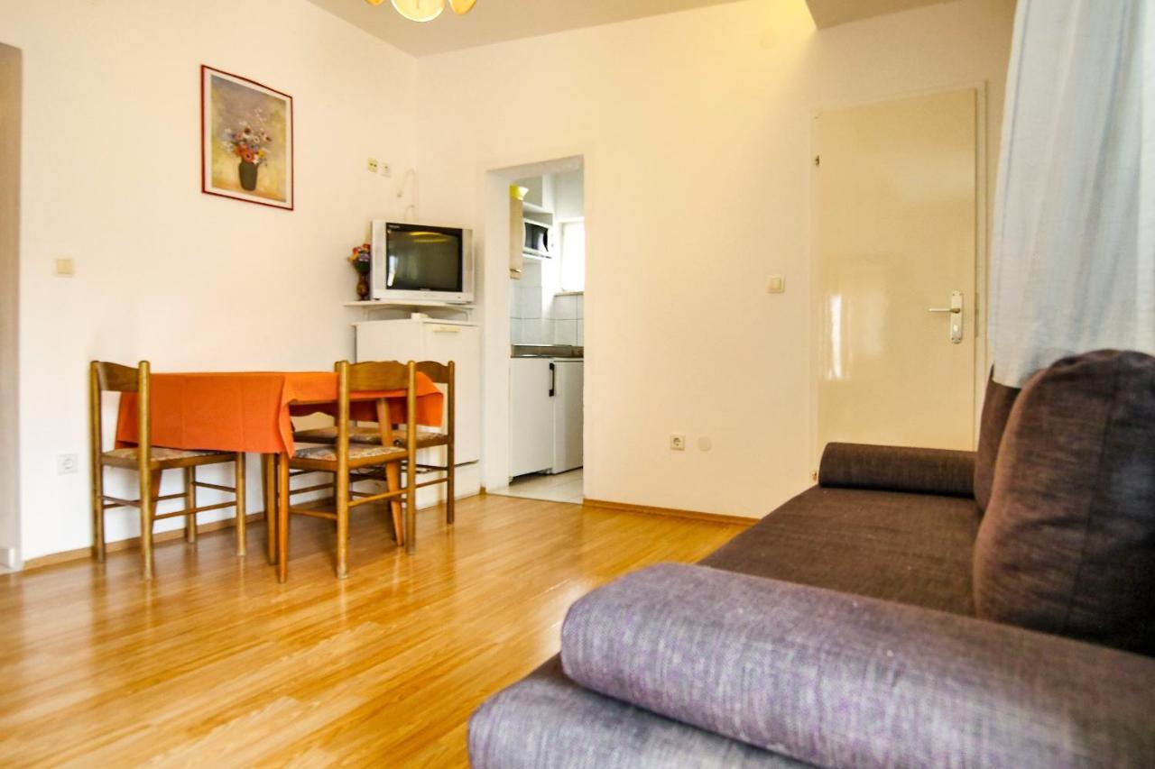 Apartments Babaja Omis Exterior photo