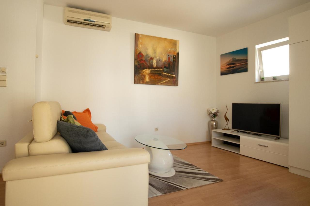 Apartments Babaja Omis Exterior photo