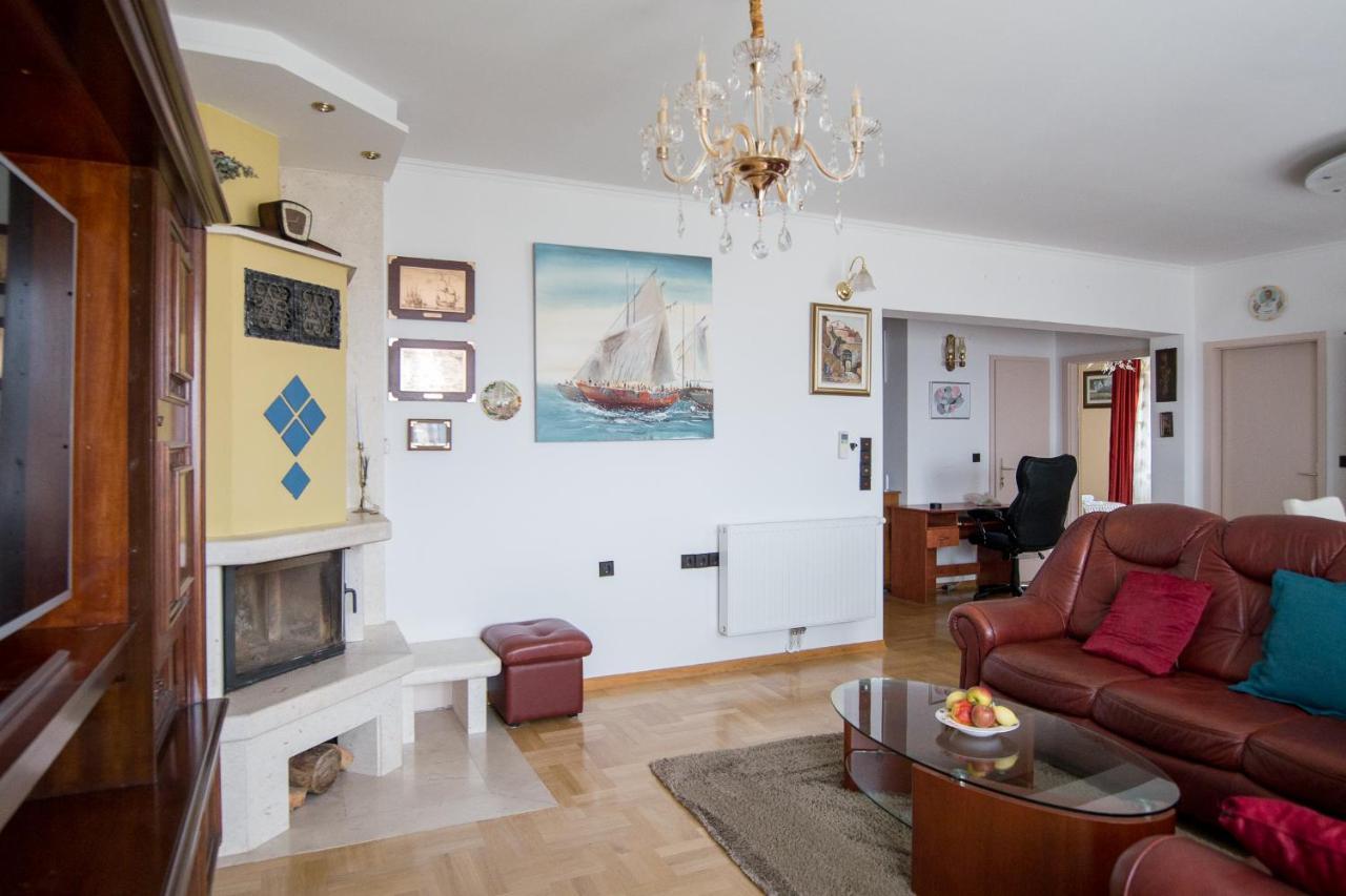 Apartments Babaja Omis Exterior photo