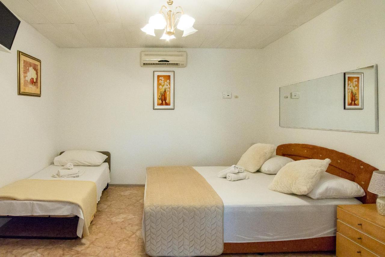 Apartments Babaja Omis Exterior photo